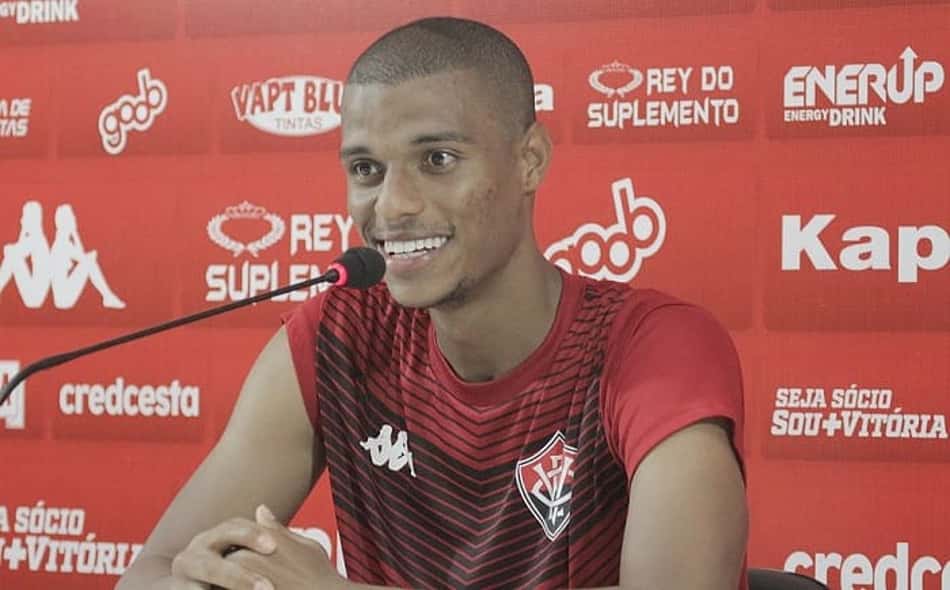 Lucas Cândido, sete meses depois, está de volta ao Vitória