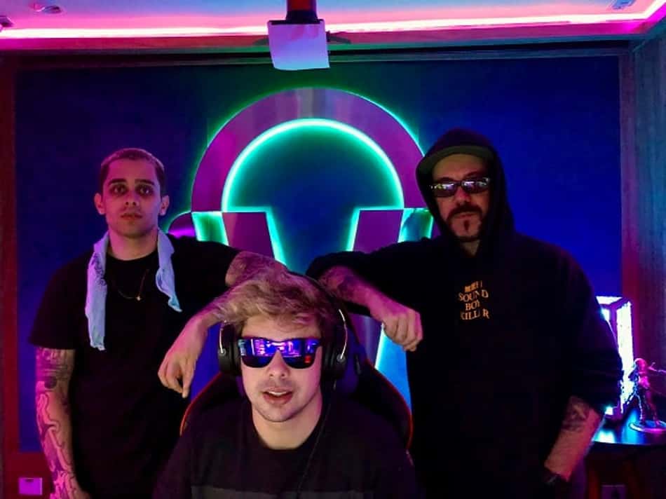 Campeão no LoL, Felipe 'YoDa' lança programa com o Tropkillaz