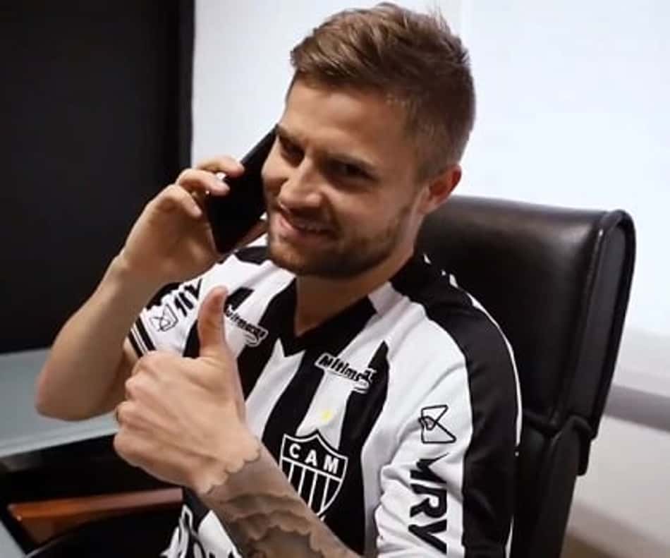 Atlético-MG anuncia a contratação do atacante Eduardo Sasha