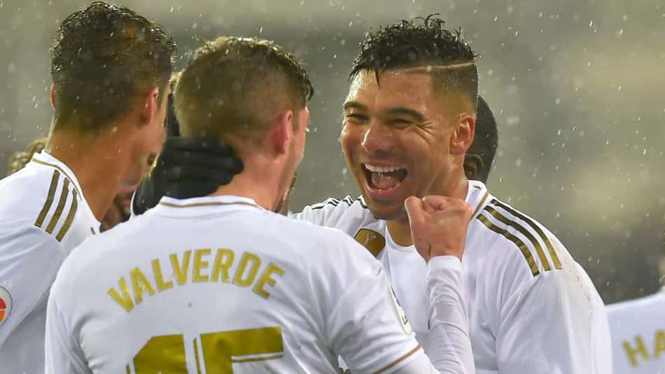 Lesões de Casemiro e Valverde fazem Zidane mirar jovem da base do Real Madrid