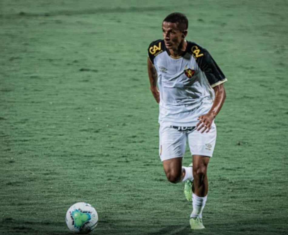 Lateral do Sport comemora estreia no Brasileirão: 'Sonho realizado'