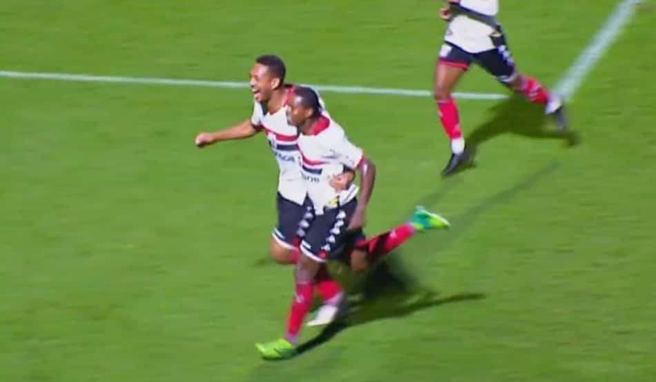 Botafogo-SP sobra em campo e vence Avaí na Ressacada