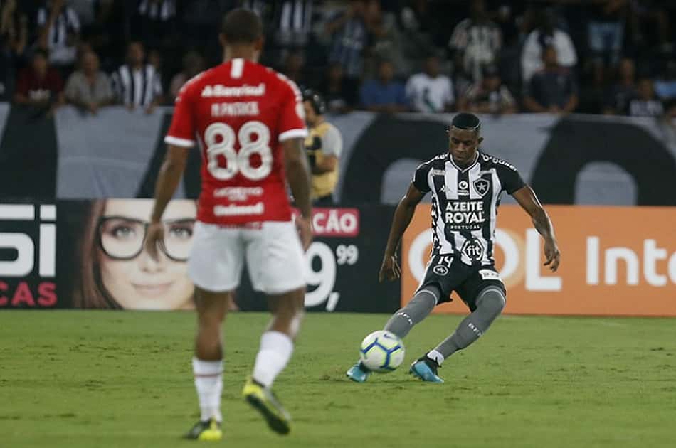 Botafogo x Internacional: prováveis times, onde ver, desfalques e palpites