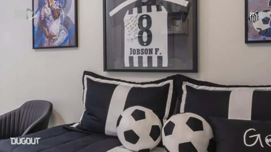 VÍDEO: Jobson fala sobre expectativa para nascimento do filho e quarto nas cores do Santos