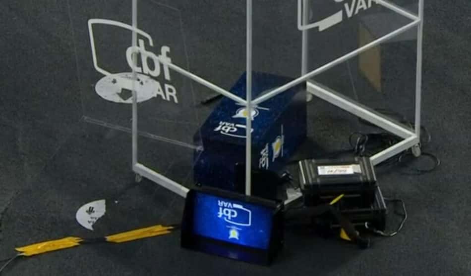 COLUNA DE VÍDEO: Colunista do L! alerta para a vitimização do Botafogo em relação ao VAR