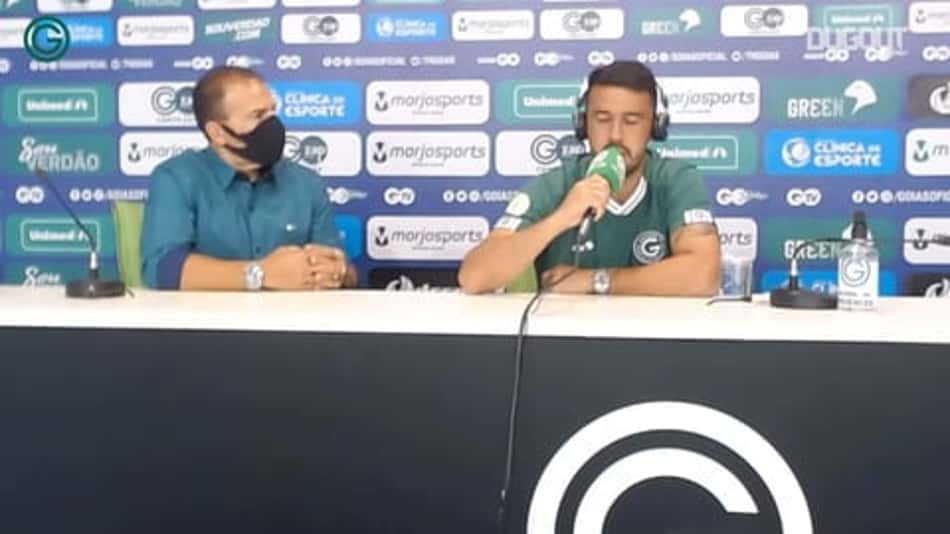 VÍDEO: Edilson é apresentado e fala em escrever novas coisas pelo Goiás
