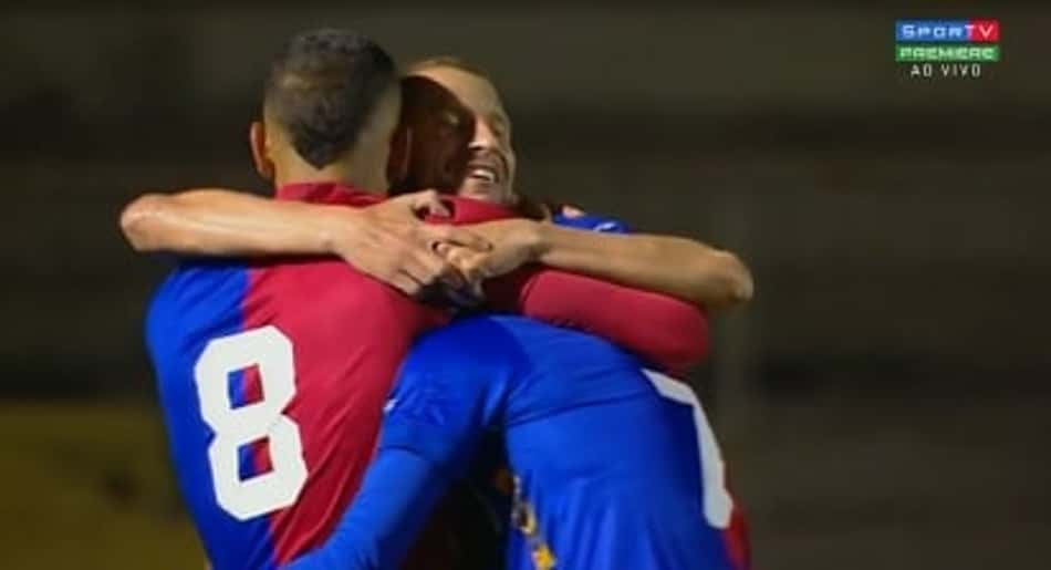 Com gol contra no final do jogo, Paraná derrota Ponte Preta e assume 2ª colocação na classificação