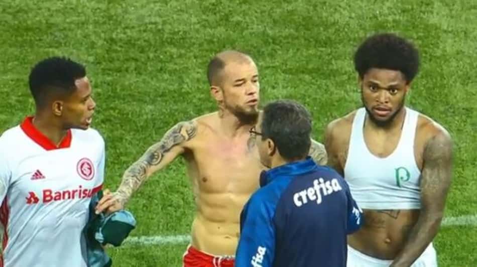 Discussão com Luiz Adriano é explicada por Matheus Jussa em rede social