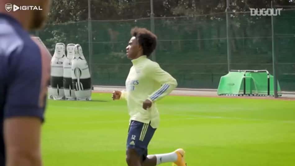 VÍDEO: Veja o primeiro treino de Willian com a camisa do Arsenal