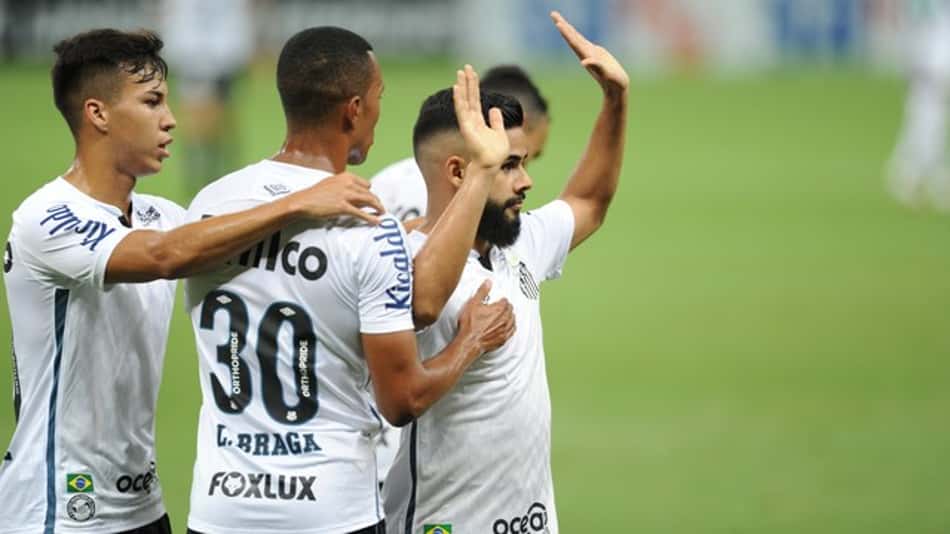 Em jogo com 'lei do ex' e expulsões, Santos vence o Ceará fora de casa