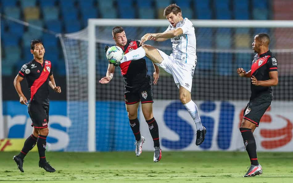 Em jogo morno, Atlético-GO e Grêmio apenas empatam