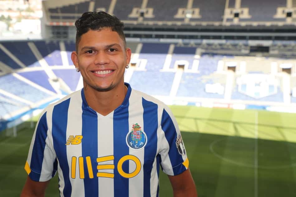 Tombense e Porto são investigados por esquema ilegal na transferência de Evanilson, ex-Fluminense
