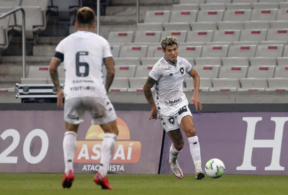 Desatenção nos minutos finais volta a ser o pesadelo do Botafogo