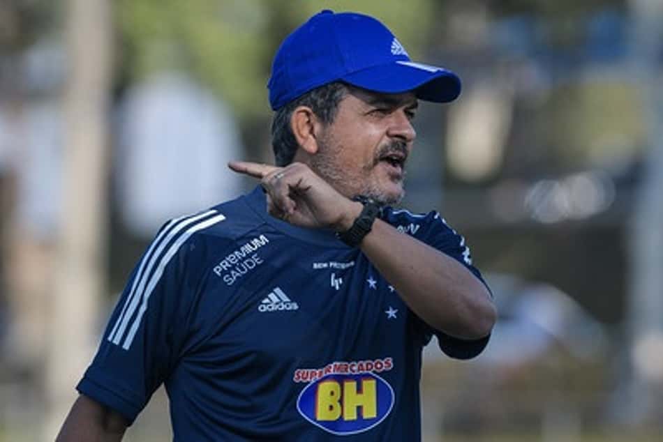 Ney Franco ja comandou o treino na raposa visando o jogo de sexte-feira, 11 de setembro, no Mineirão