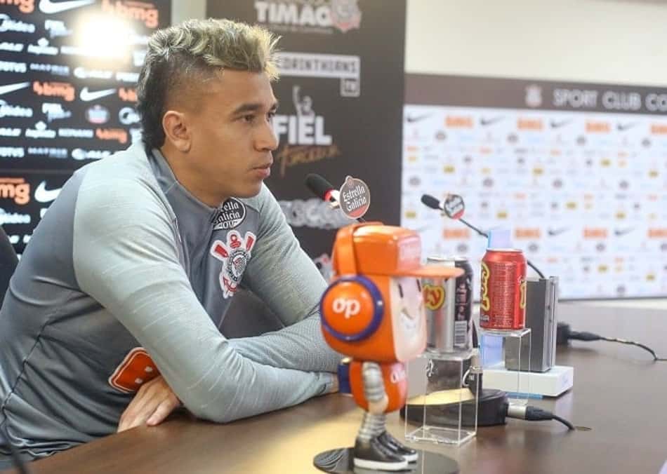 Cantillo lamenta treinos perdidos no Corinthians após pegar a Covid-19