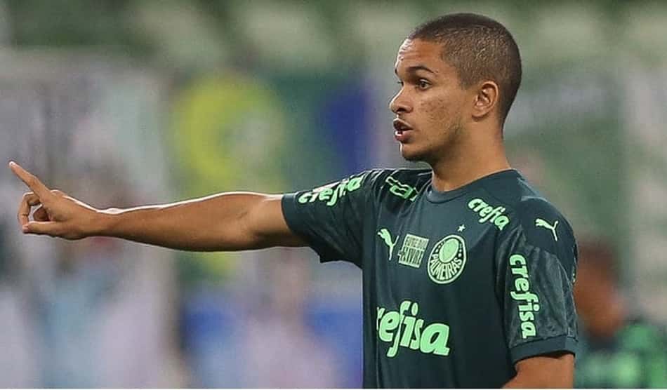 Gabriel Silva celebra assistência contra Delfín e boa fase no Palmeiras