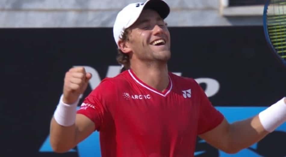 Ruud analisa ser um jogador mais completo e por isso venceu Tsitsipas