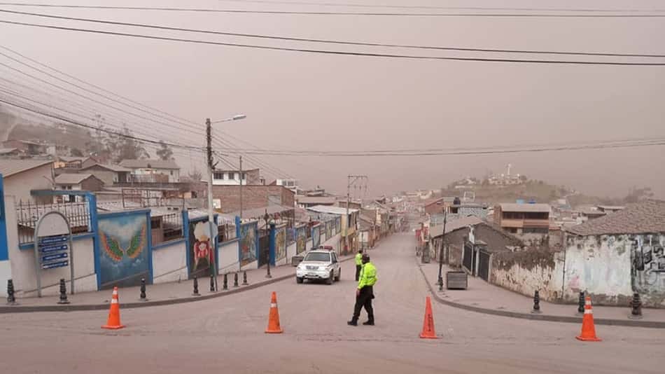 Queda de cinzas de vulcão cancela treino do Flamengo em Guayaquil