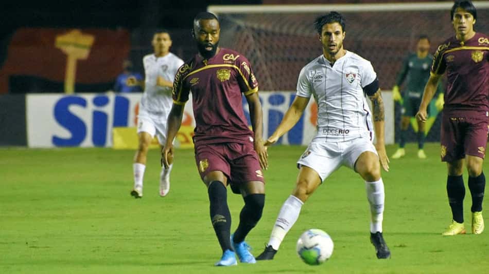 Ex-jogador do Fluminense faz provocação ao clube em rede social