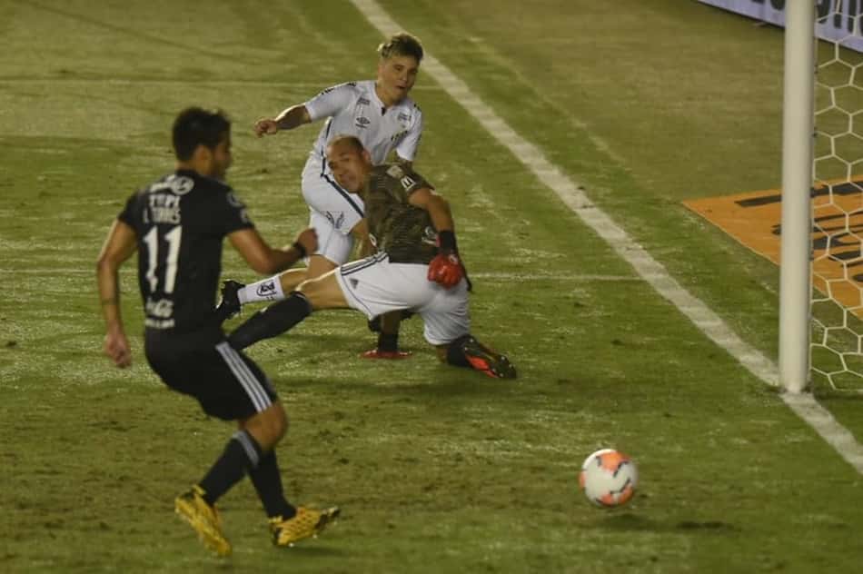 Soteldo busca o primeiro gol pelo Santos na Libertadores, mas afirma: 'Mais importante são os três pontos'
