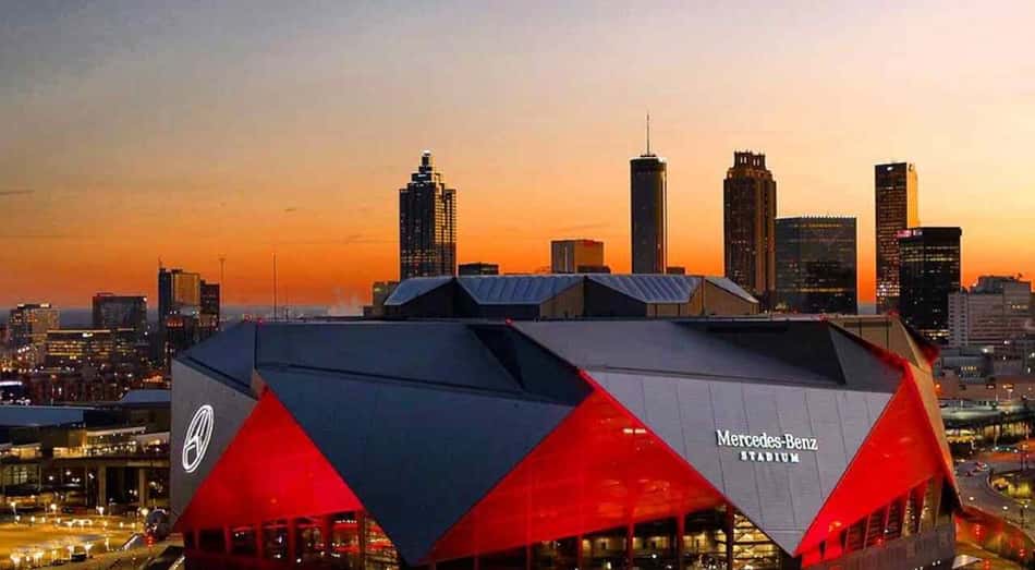 Vista de fora do Mercedes-Benz Stadium.