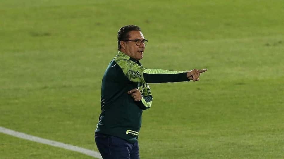 Luxemburgo: 'Empate no Paraguai contra o forte Guarani é um grande resultado'