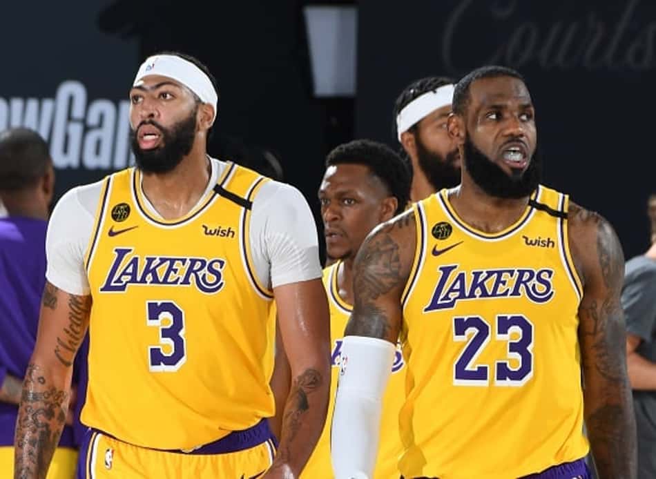 Vince Carter acusa Anthony Davis de "respeitar demais" LeBron no Lakers