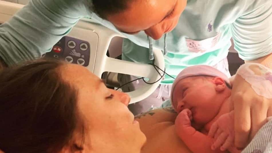 Campeã do UFC, Amanda Nunes anuncia nascimento da primeira filha