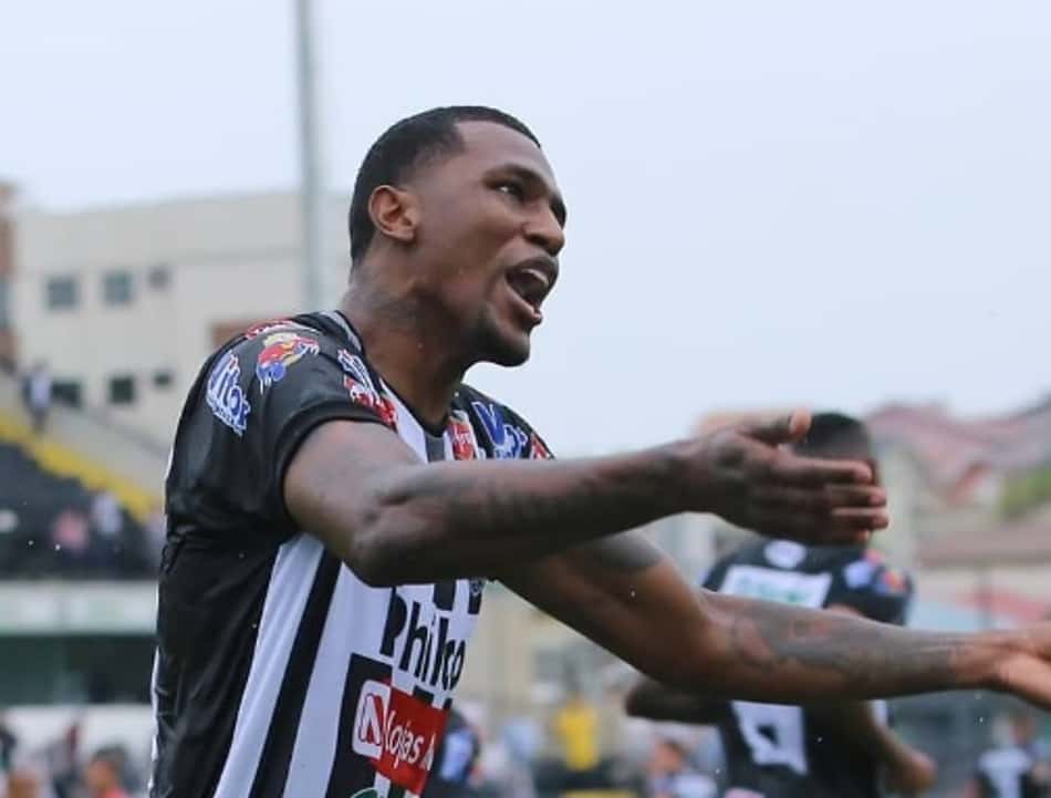 Atacante do Operário, Douglas Coutinho fica perto de assinar com o futebol asiático