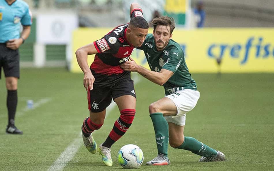 LANCE! Espresso: Flamengo e Palmeiras se isolam no pódio do futebol brasileiro