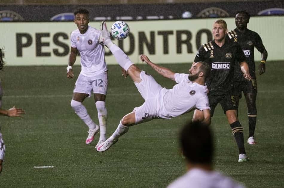 Para esquecer: Higuaín estreia na MLS com pênalti perdido e goleada