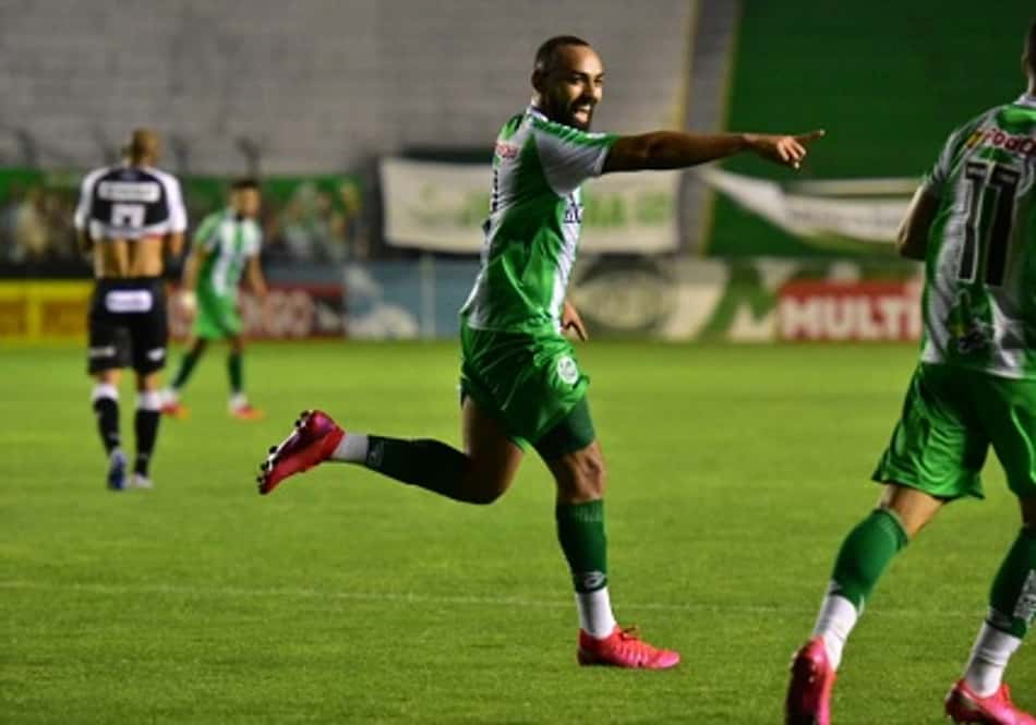 Juventude vence o Operário-PR e entra no G-4