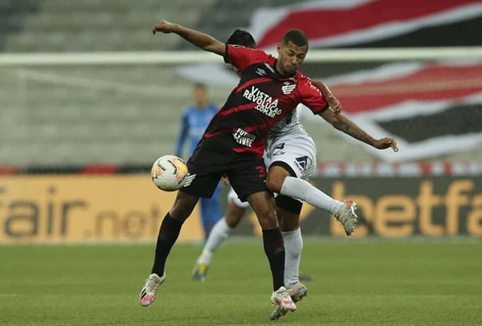 Athletico-PR fica no empate com o Jorge Wilstermann, mas garante a classificação para as oitavas de final