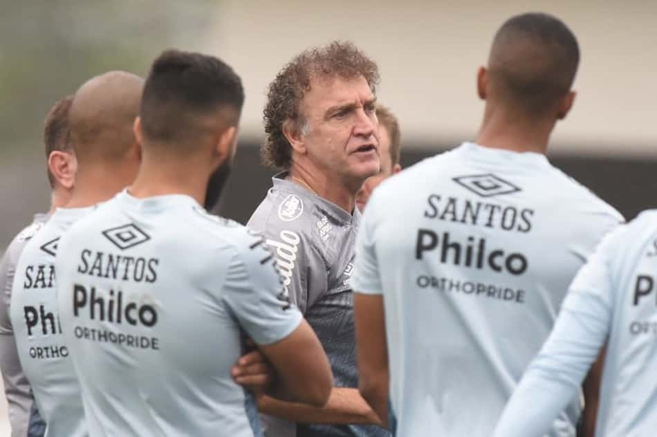 Jogadores destacam importância de Cuca na campanha do Santos