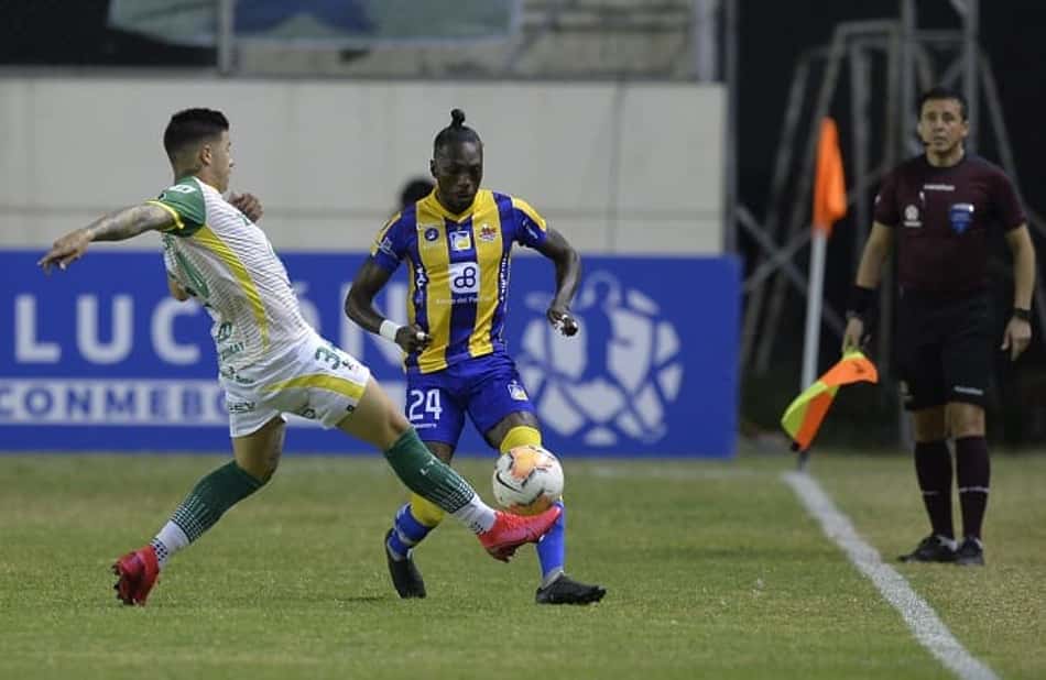Delfín é mortal, bate Defensa y Justicia e adia definição do Grupo G