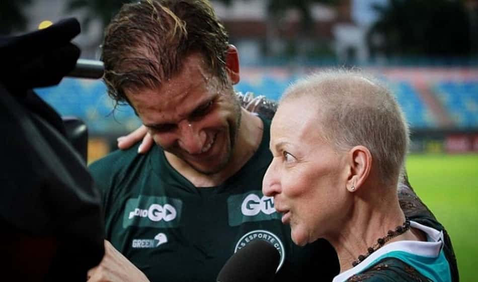 Morre mãe de Rafael Moura, vítima de câncer; ex-clubes do 'He-Man' se manifestaram na web