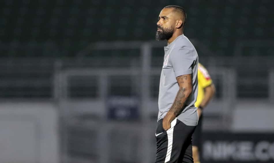 Dyego Coelho exalta evolução de Gabriel Pereira no Corinthians: 'Pode se tornar protagonista'