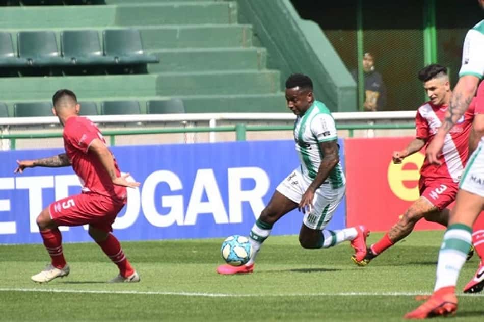 Jogador que atua no futebol argentino é comparado com Usain Bolt