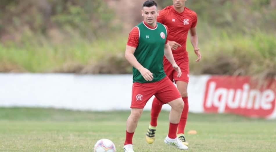 Estreante Ruy viu Náutico ser neutralizado pelo Confiança