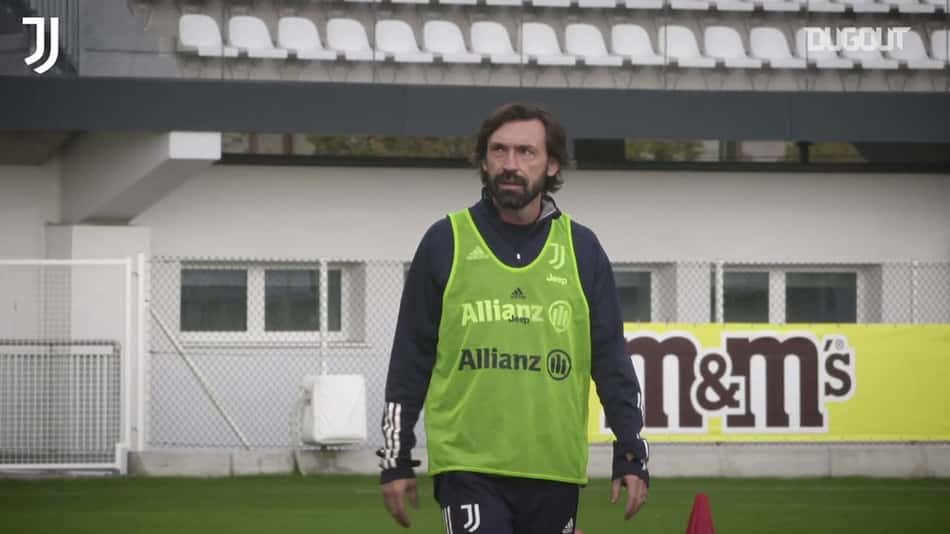 VÍDEO: Pirlo e Nedved relembram tempos de jogador em partida de funcionários da Juventus