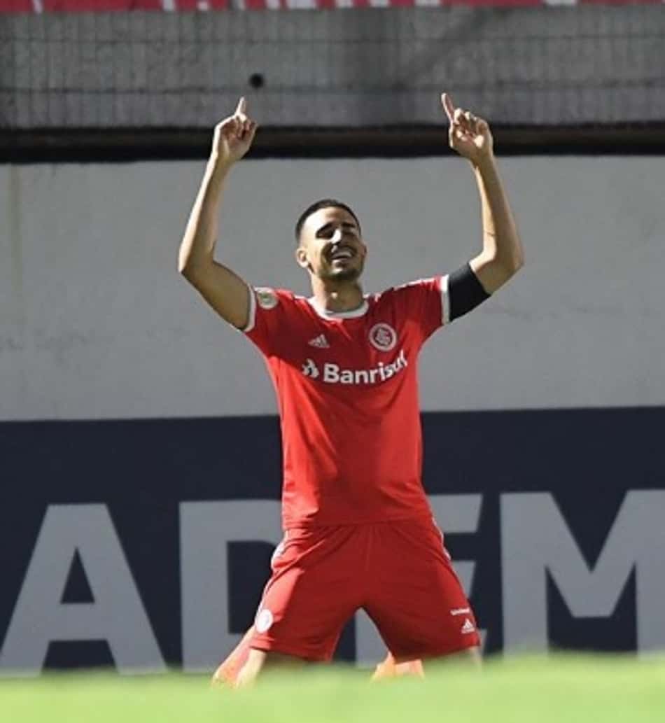 Thiago Galhardo se despede do Internacional