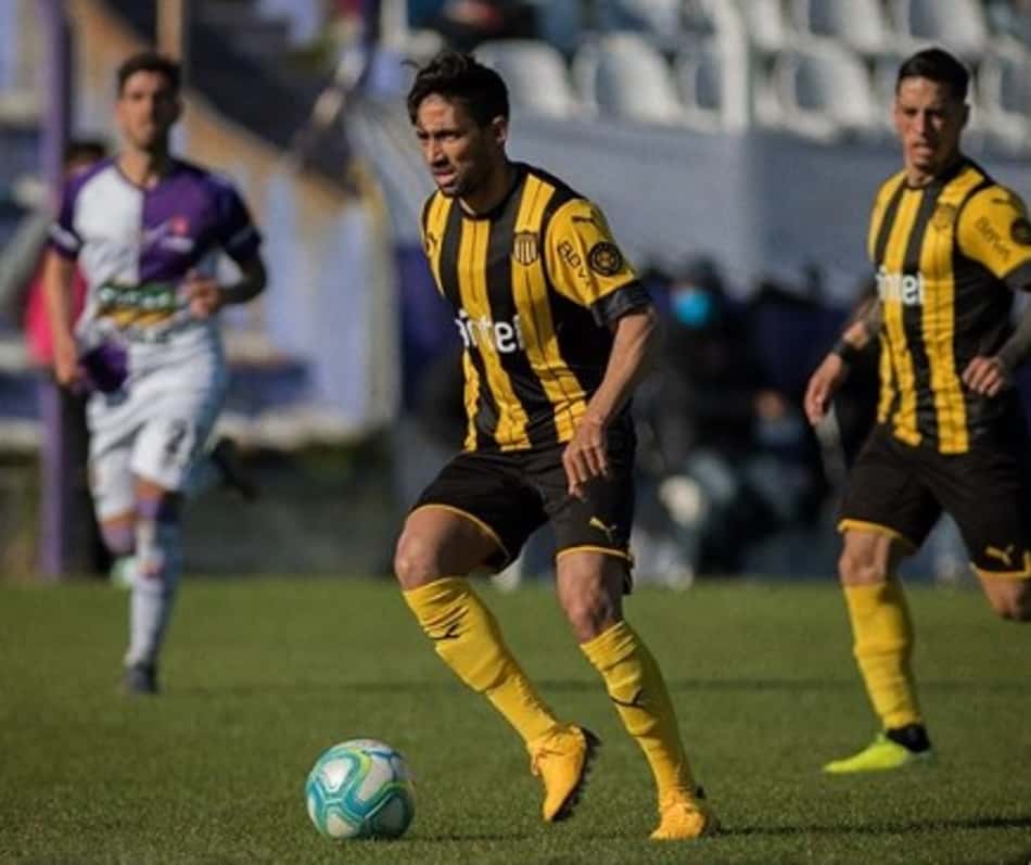 Uruguaio: Peñarol se despede de forma melancólica e River vence