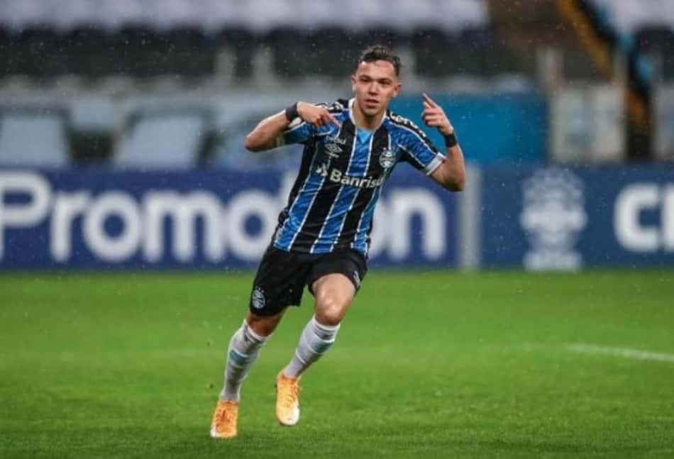 Renato Gaúcho alfineta empresário de Pepê e lamenta queda de rendimento do jogador