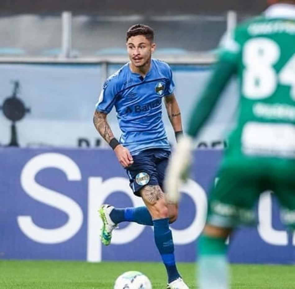 Com aval de Roger, Diogo Barbosa agrada e poderá abrir disputa por vaga no time