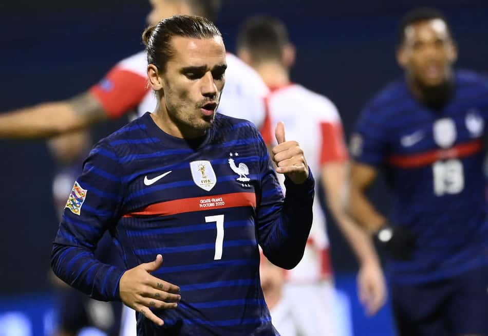 Griezmann tenta recuperar o futebol do passado pela França, para crescer na Copa