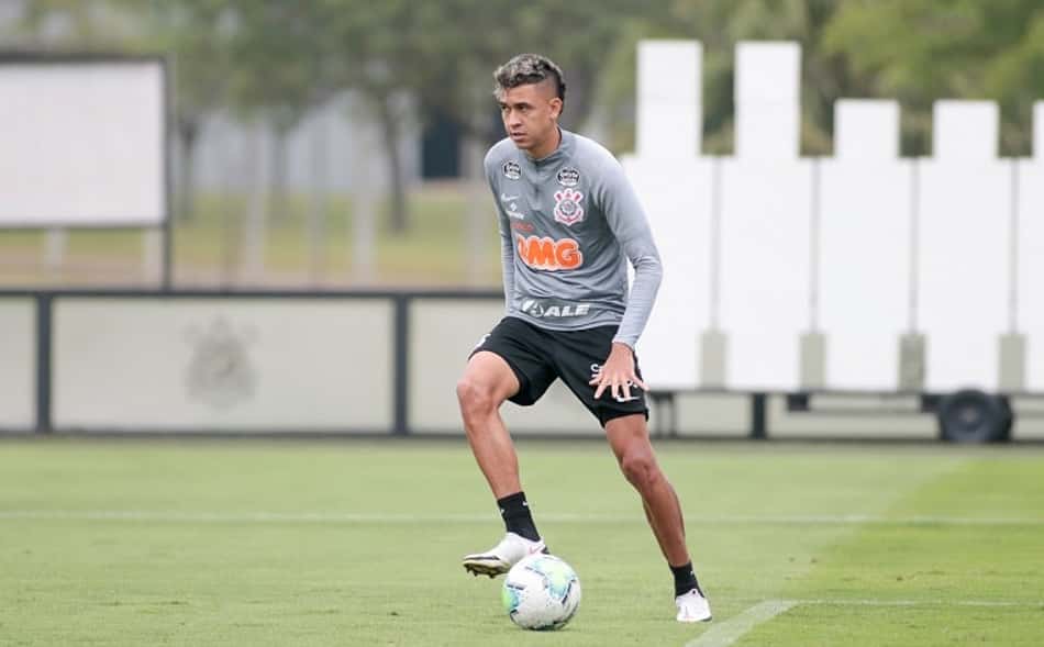 Novidade no treino do Corinthians, Cantillo inicia trabalho de transição no campo