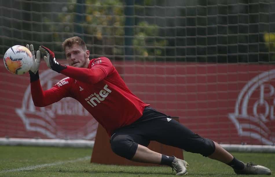 Emprestado pelo São Paulo, Lucas Perri desperta interesse de clubes italianos e do Brasileirão