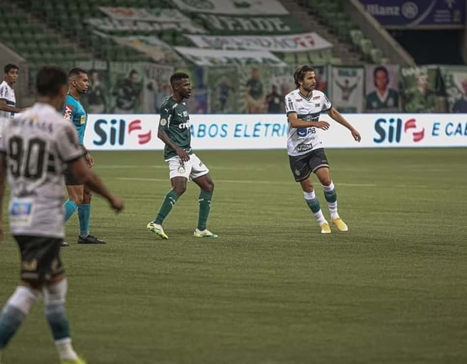 Mattheus comemora estreia com vitória no Coritiba: 'Buscando meu melhor'