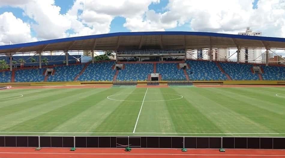 Atlético-GO e Athletico-PR duelam no Olímpico abrindo a 17ª Rodada do Brasileirão