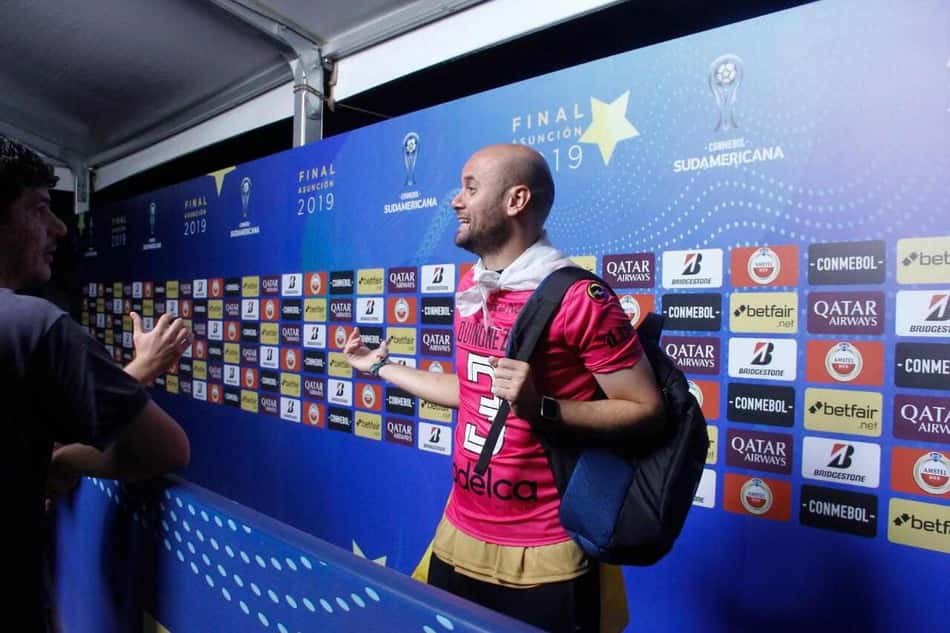 Para anunciar permanência de Ramírez, Del Valle relembra postagem de Piqué e Neymar